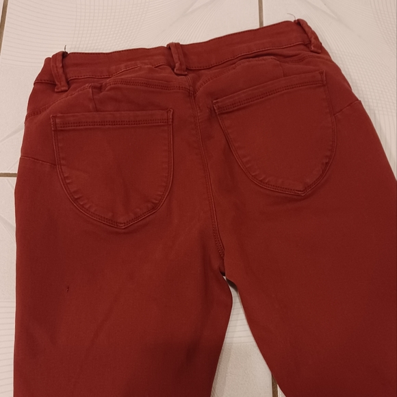 4/$60 Burgundy Curvy Jeggings - Size 28 - Picture 5 of 10